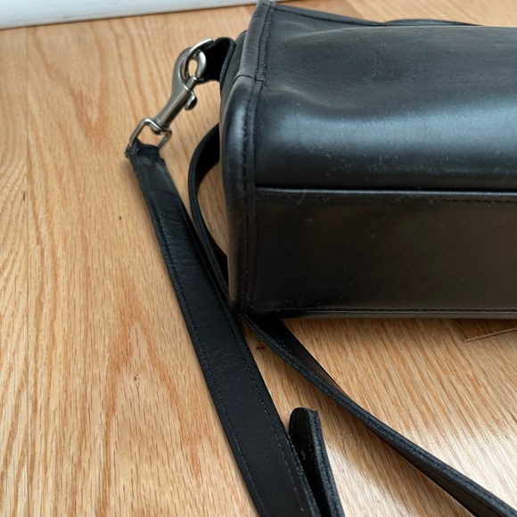 Coach court bag with silver hardware - Picture 2 of 8